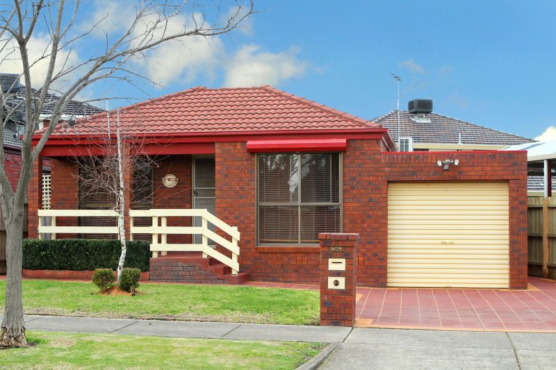 12 Claremont Crescent, Reservoir