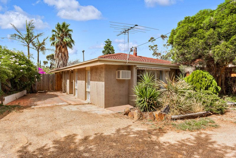 7 Point Cook Road, Altona Meadows - Thumbnail 2