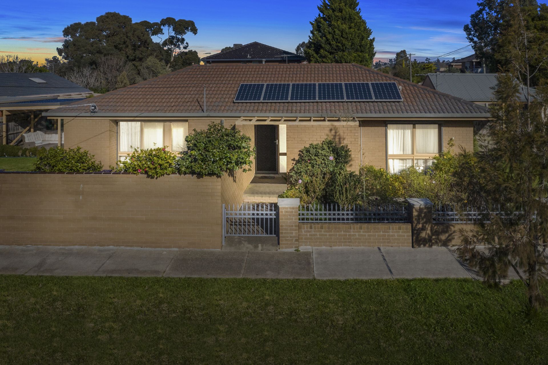 Real Estate For Sale 20 Shakespeare Drive Bundoora , VIC