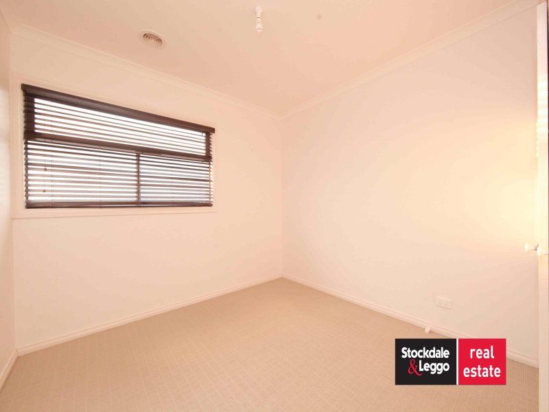 1/2 Leonie Close SOUTH MORANG, South Morang - Thumbnail 8