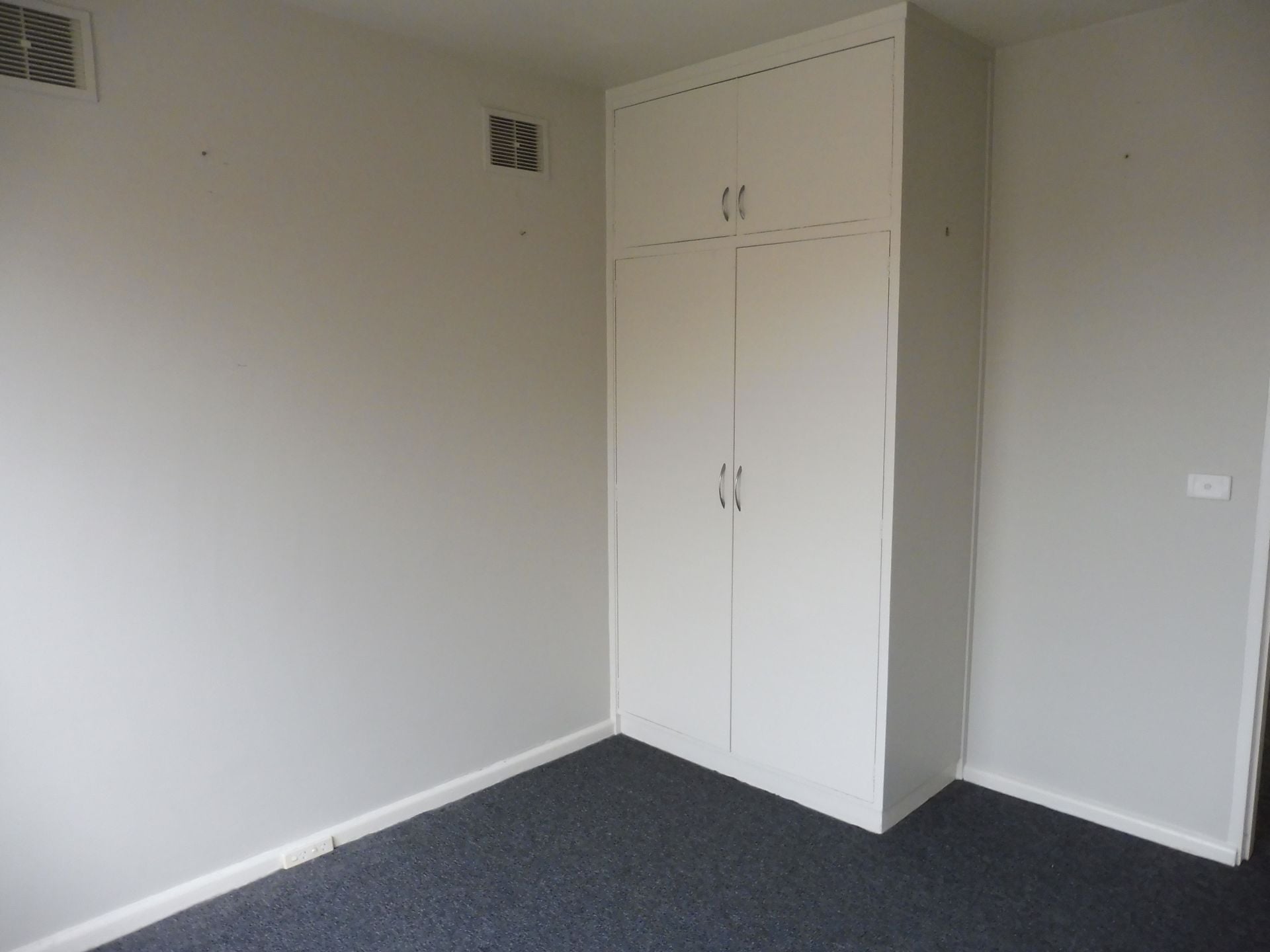RENOVATED 1 BEDROOM UNIT