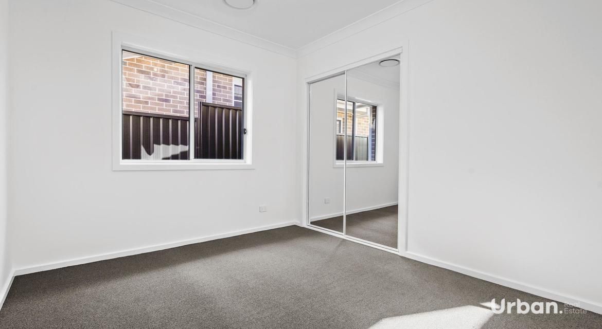 Austral 19 Parhelion Street
