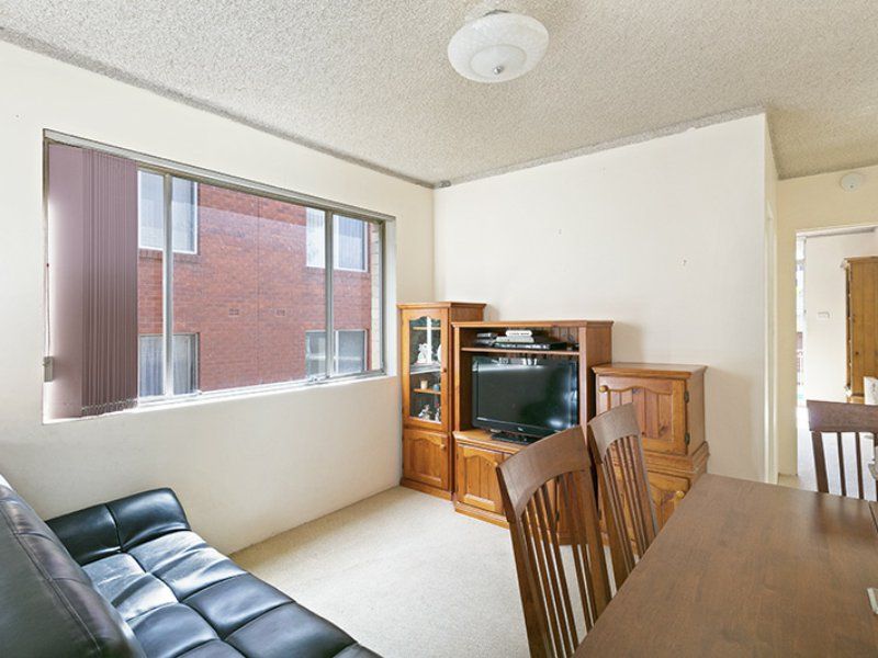 North facing and Centrally Located