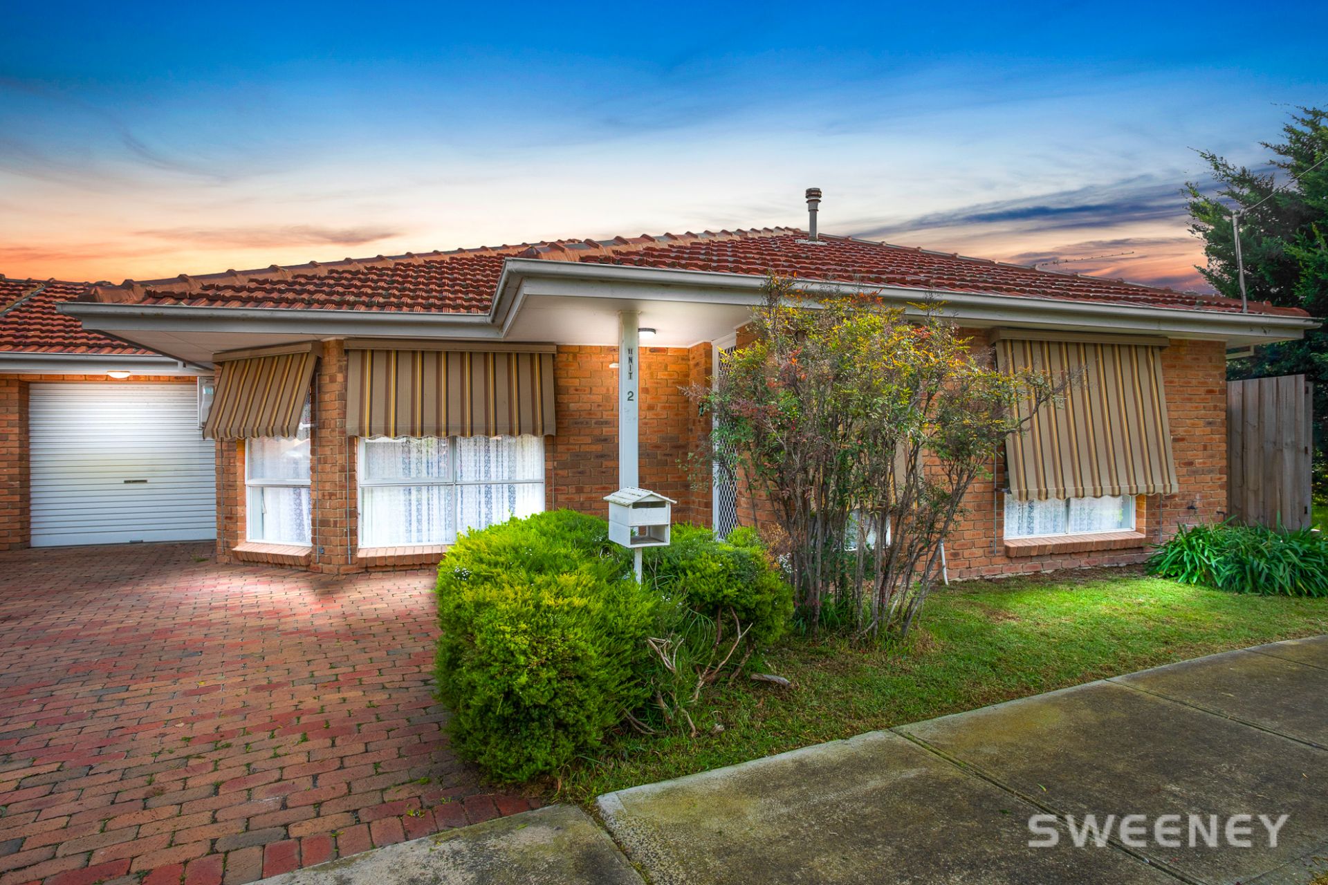 2/1 Eucalypt Court, Altona Meadows - Thumbnail 2