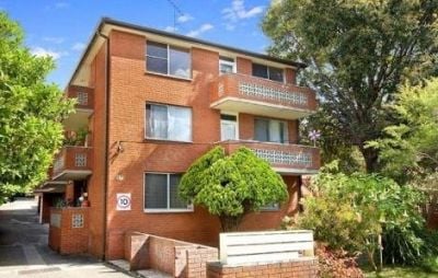 Neat and tidy one bedder.