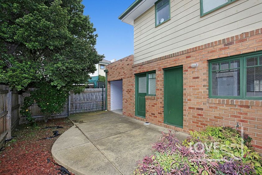 EASY WALK TO ALL AMENITIES   *Insp Thur 3rd Nov @ 4.40pm & Sat 5th Nov @ 11:15am*