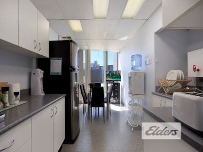 FUNCTIONAL INNER CITY OFFICE | 5 CAR PARKS!