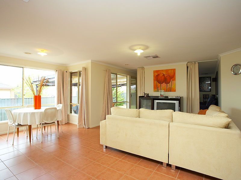 19 Pilbara Avenue, Burnside - Thumbnail 6