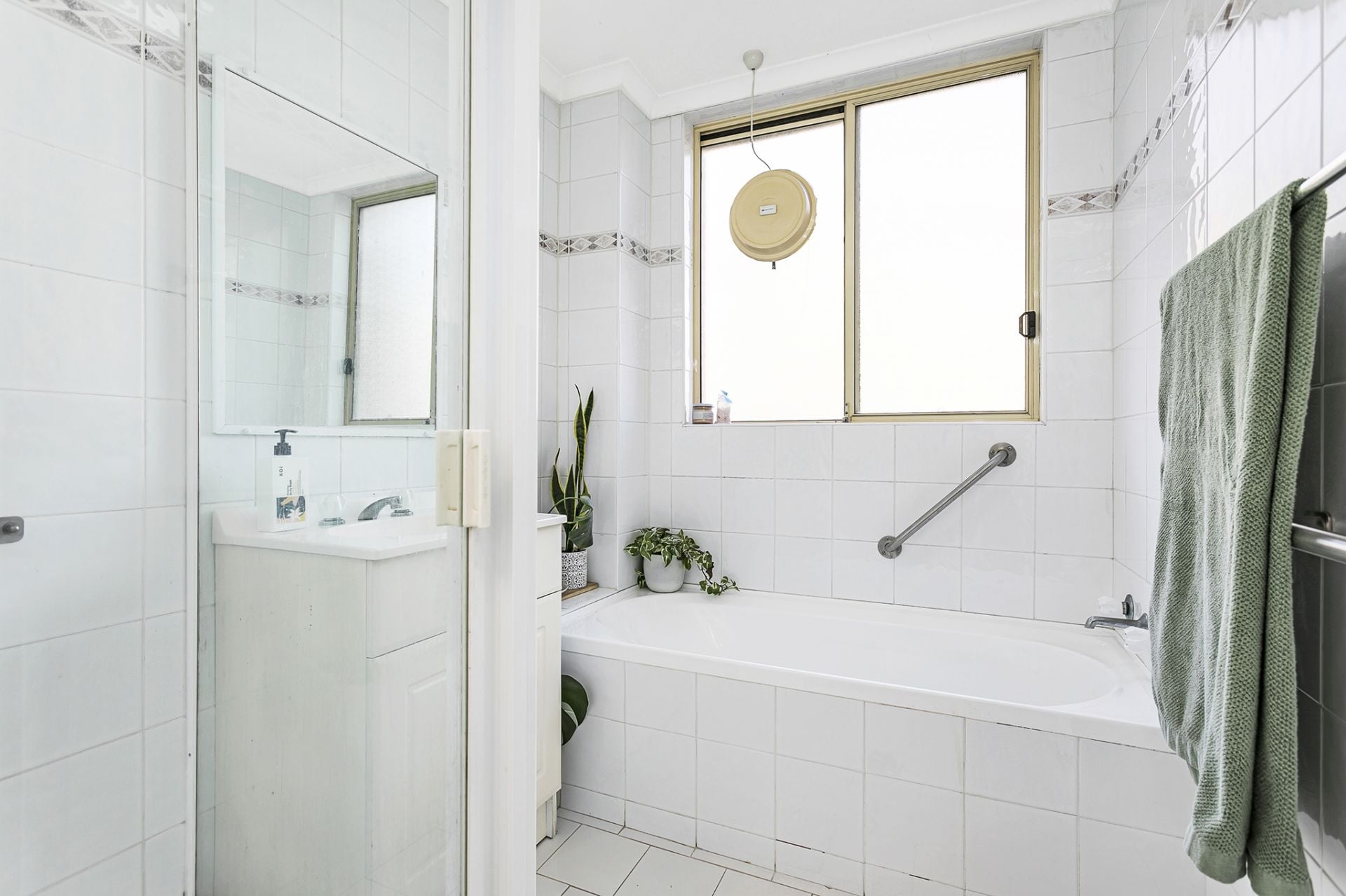1/50-54 The Grand Parade (Access via Cambridge ) Lane Sutherland NSW, Sutherland - Thumbnail 5