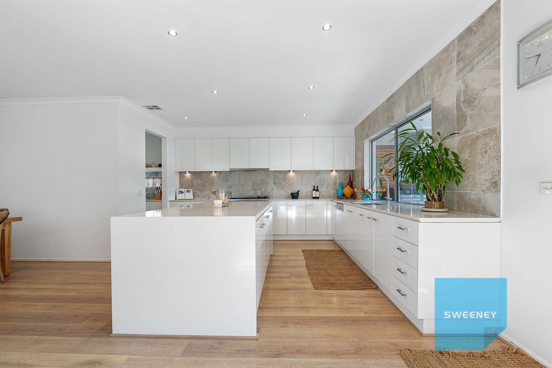 18 Goulding Drive, Fraser Rise - Thumbnail 5