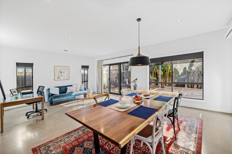 6 Streeton Avenue, Caroline Springs