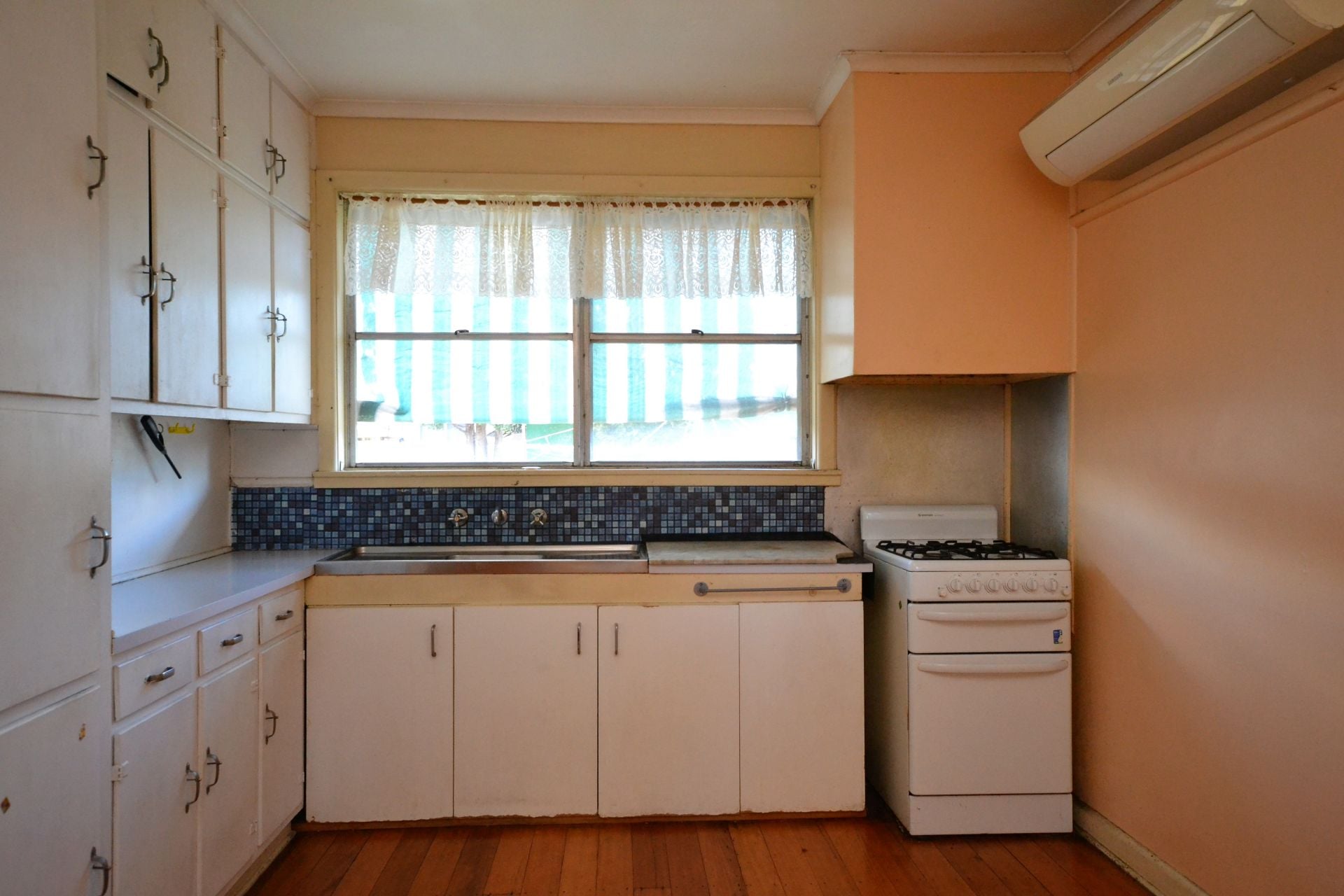 CLOSE TO ALL AMENITIES!