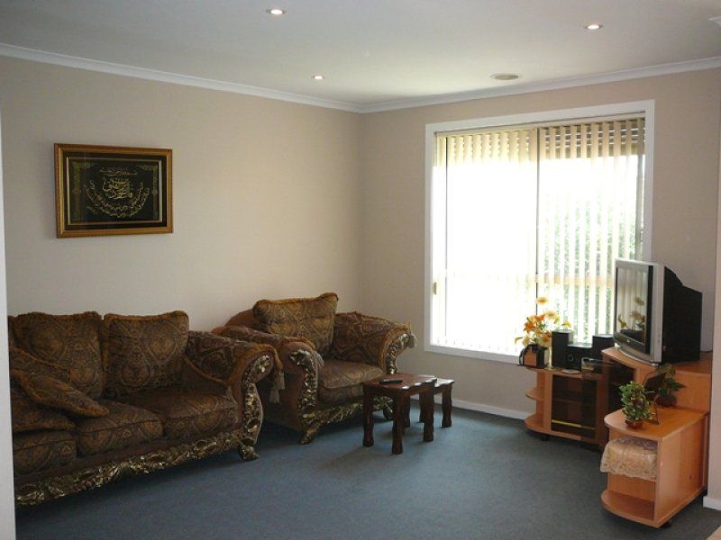 Unit 1/172 Merton Street, Altona Meadows - Thumbnail 3