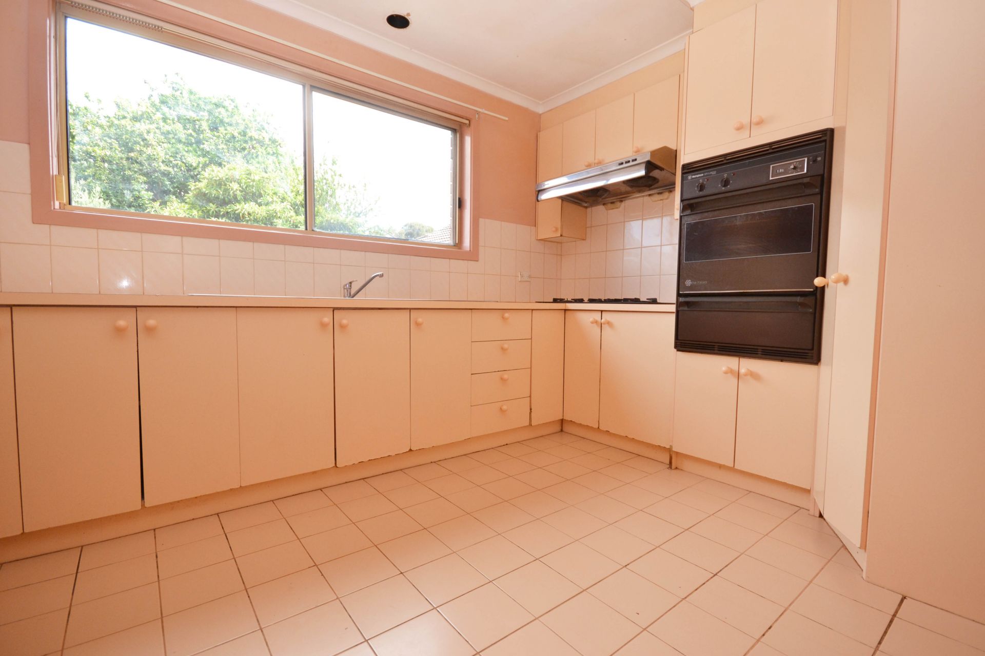 THREE BEDROOM BRICK VENEER HOME!