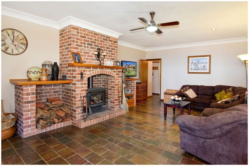 16 Pamela Crescent, Bowen Mountain - Thumbnail 4