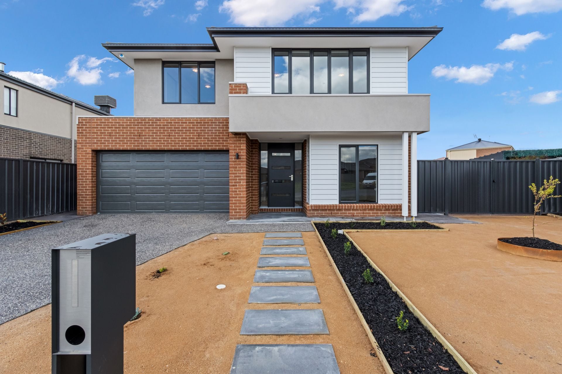 STYLISHNESS, SIZE & LOCATION, WHAT A WINNER!  ** ON HOLD **