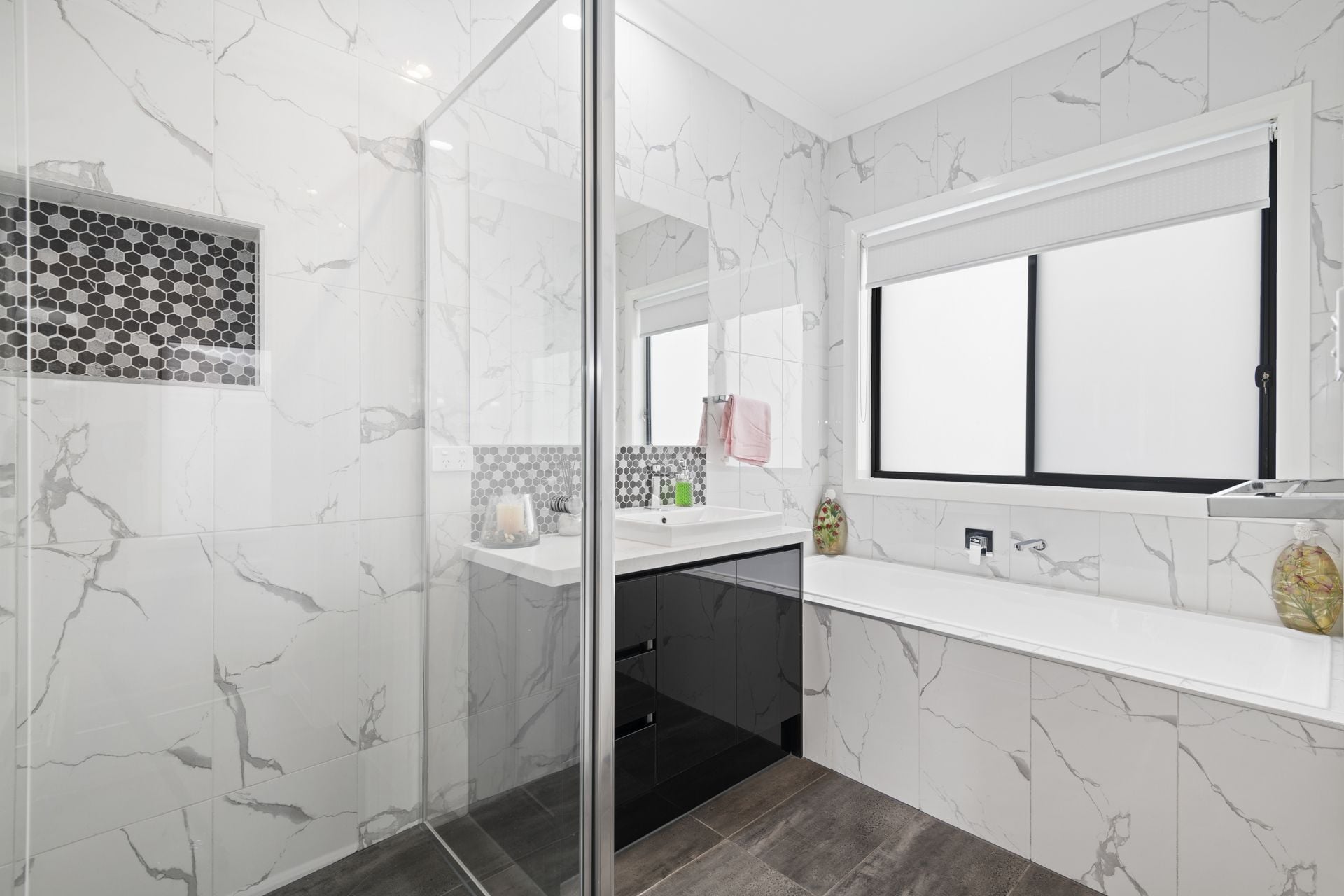 STYLISH AND IMPRESSIVE - NEARLY NEW