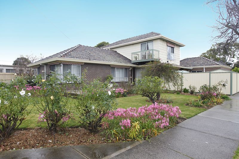 38 Chifley Avenue, Altona - Thumbnail 3
