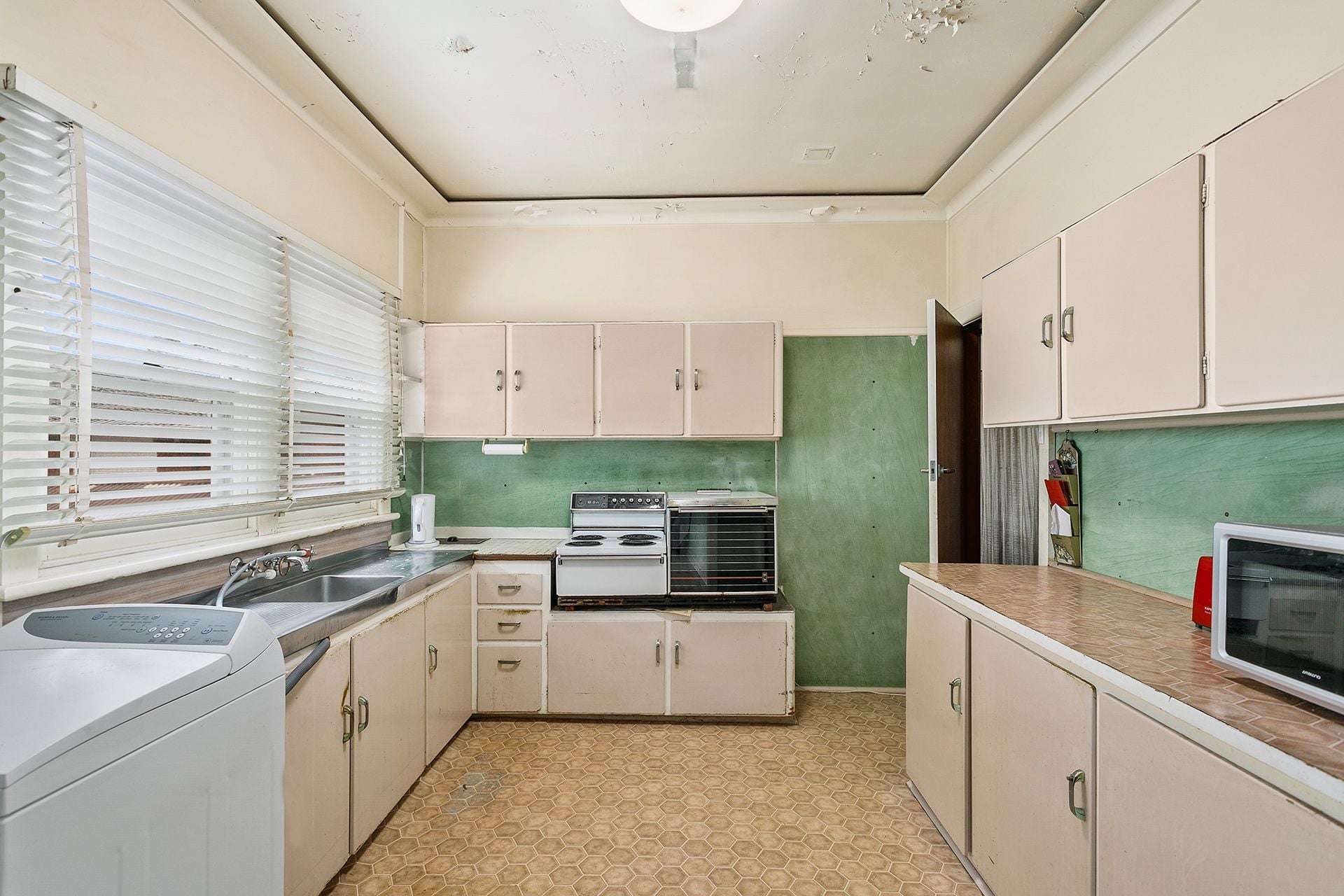 35 Eddystone Road Bexley NSW, Bexley - Thumbnail 4