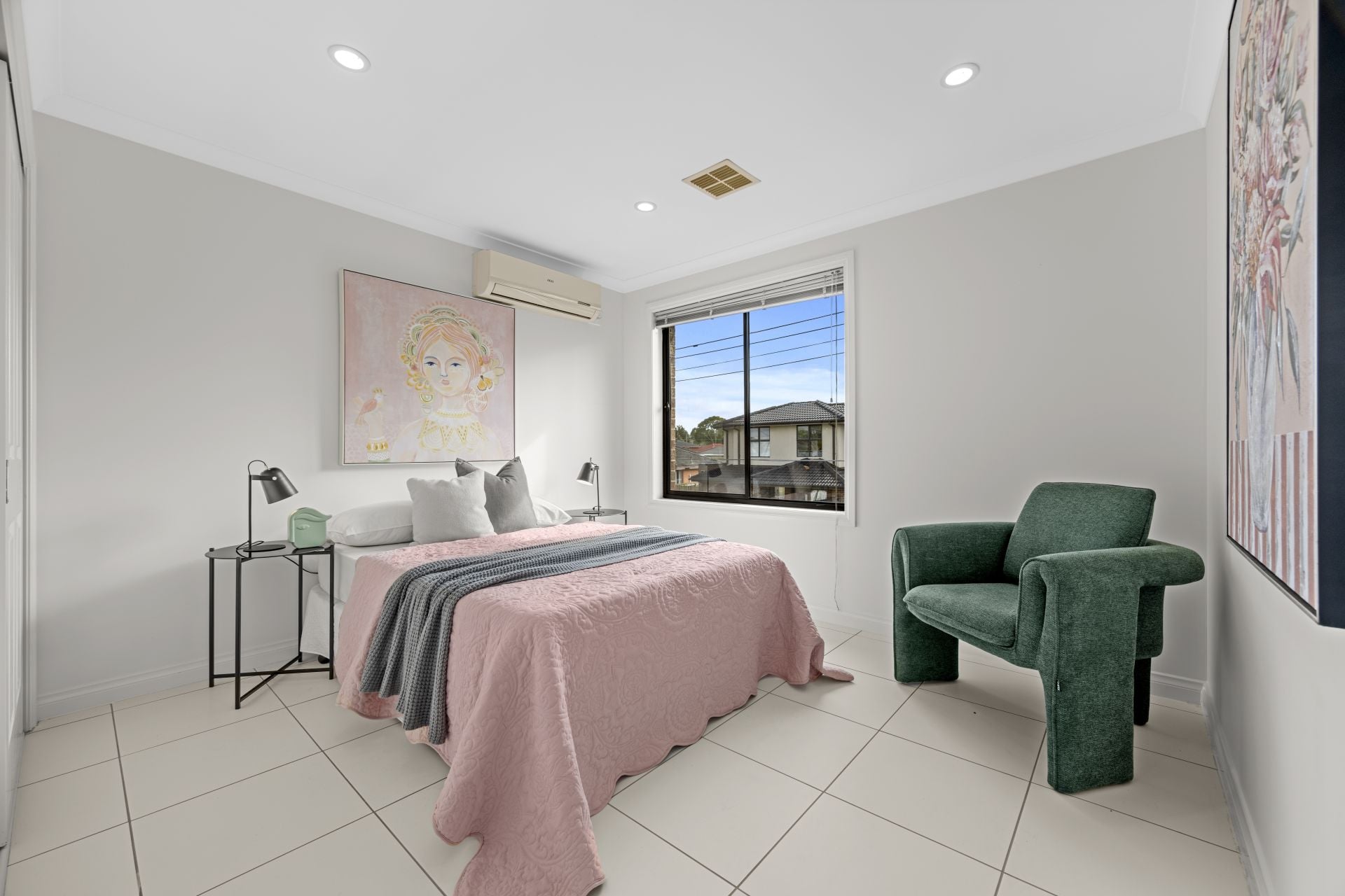 A Stylish Abode In A Central Location