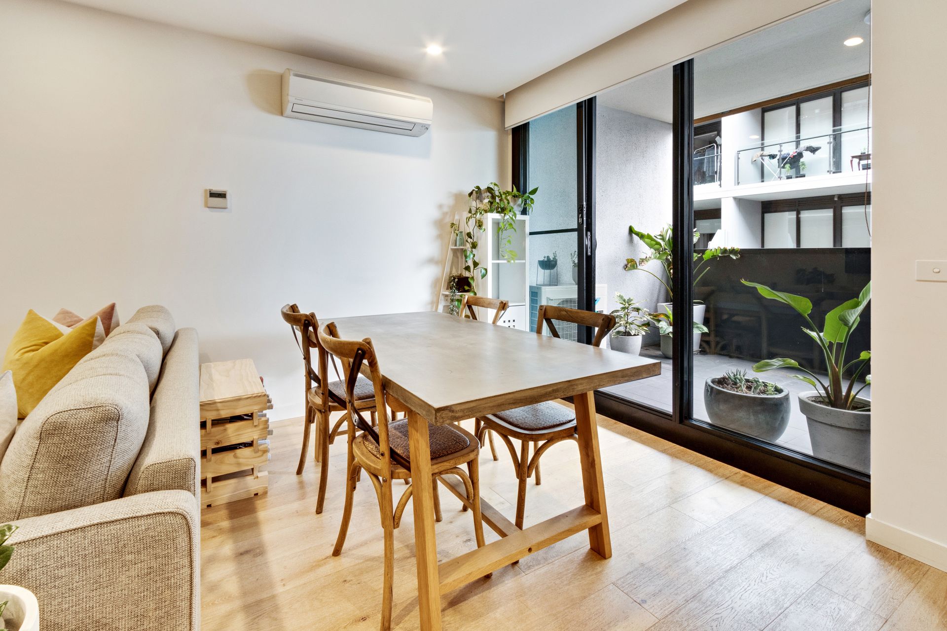 Vibrant Apartment Living In Lifestyle Hot Spot