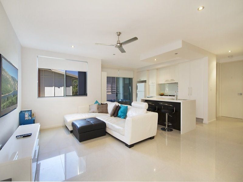 7/9 South Street 'South Beach Apartments' KIRRA QLD, 'South Beach Apartments' Kirra - Thumbnail 2