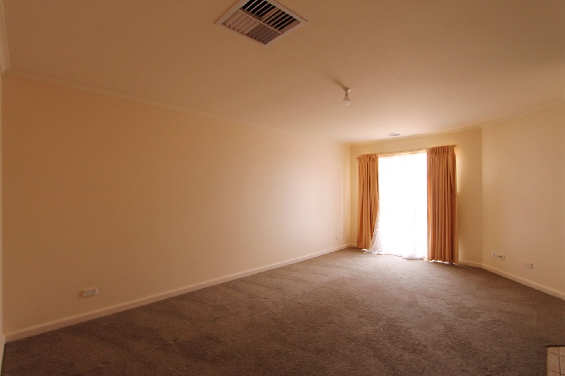 SPACIOUS HOME IN A GREAT LOCATION!!
