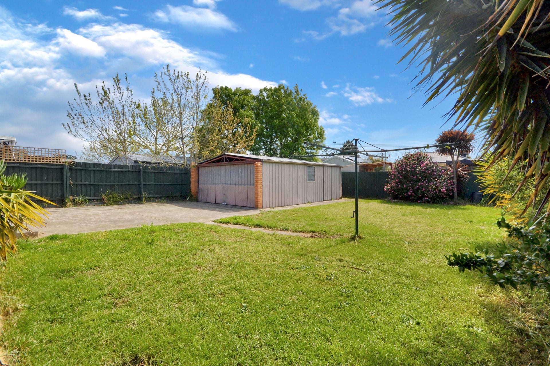 Spacious Home in Reservoir!