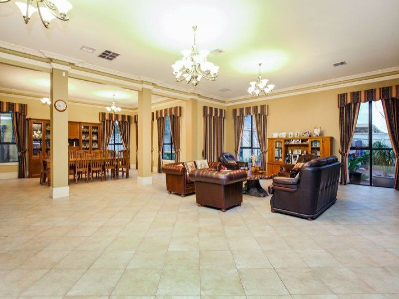 11 St Georges Avenue, Caroline Springs - Thumbnail 7
