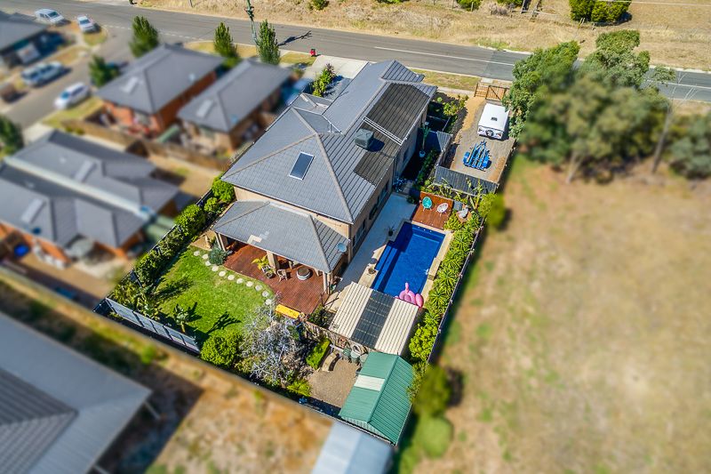 160 Holts Lane, Bacchus Marsh - Thumbnail 2