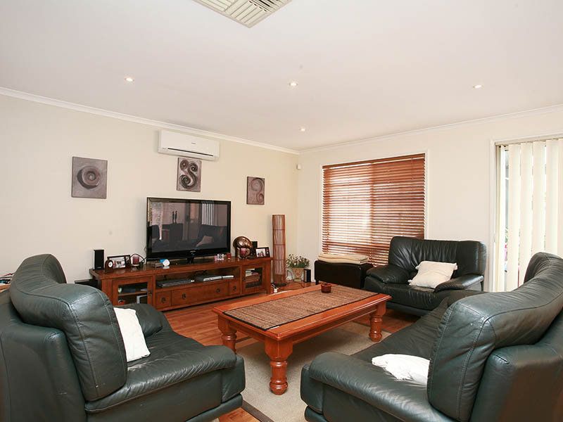 12 Sharrock Close, Caroline Springs - Thumbnail 5