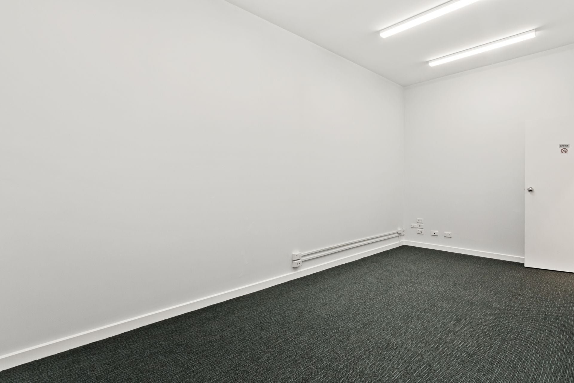 OFFICE/WAREHOUSE IN SOUGHT AFTER LOCATION