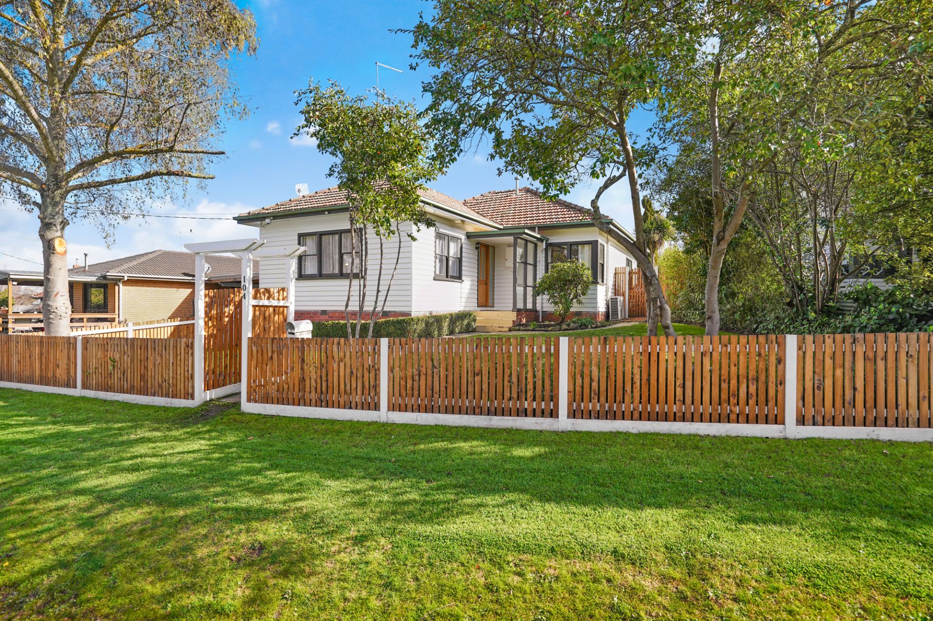 104 Yarrowee  Parade, Redan, Redan - Thumbnail 4