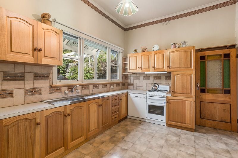 Edwardian Charm In Ivanhoe