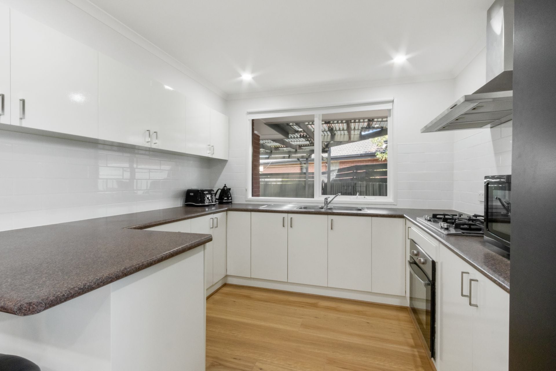 Stunning unit in ideal locale