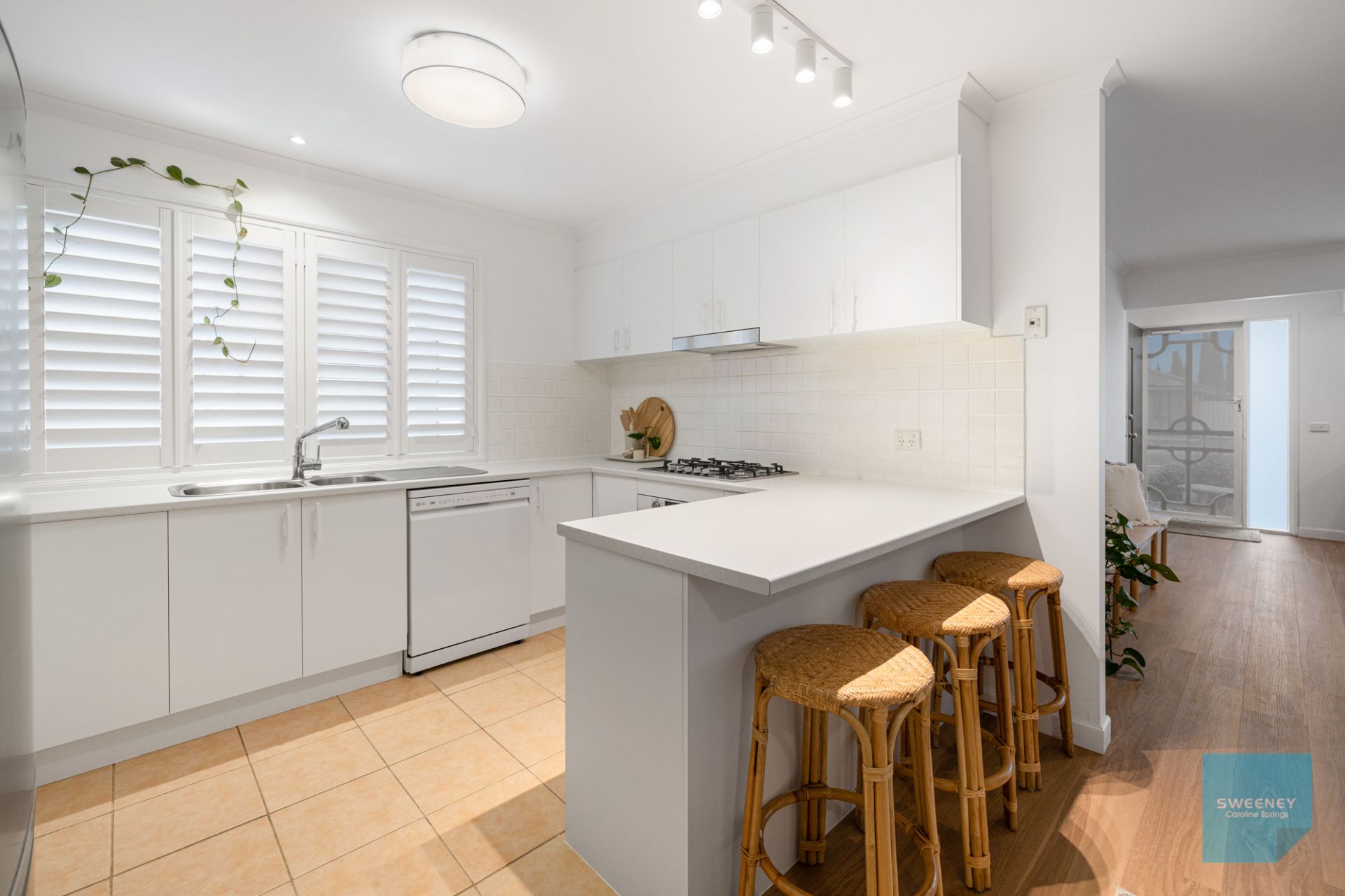 14 Tamborine Way, Caroline Springs - Thumbnail 4