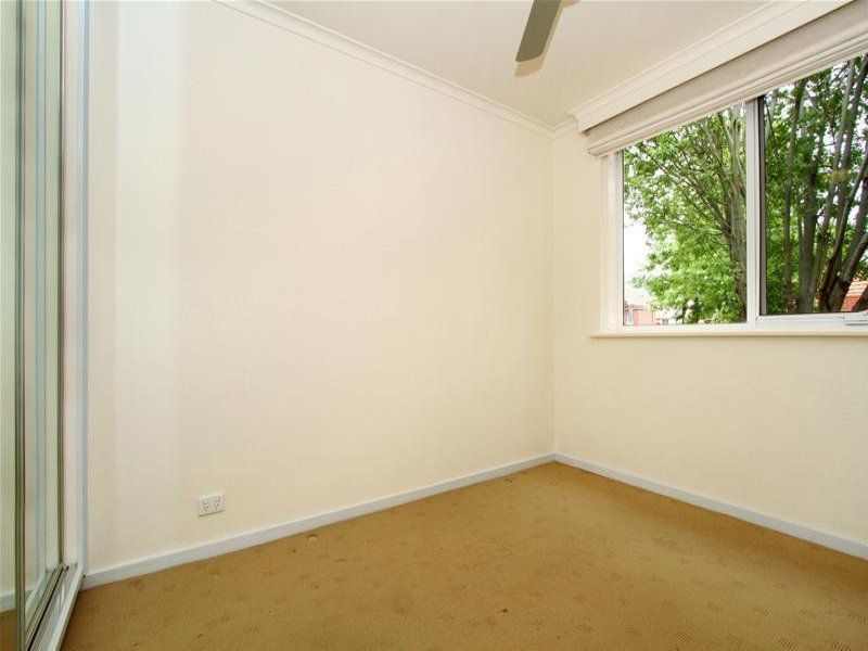 Two Courtyards In a Brilliant Location!