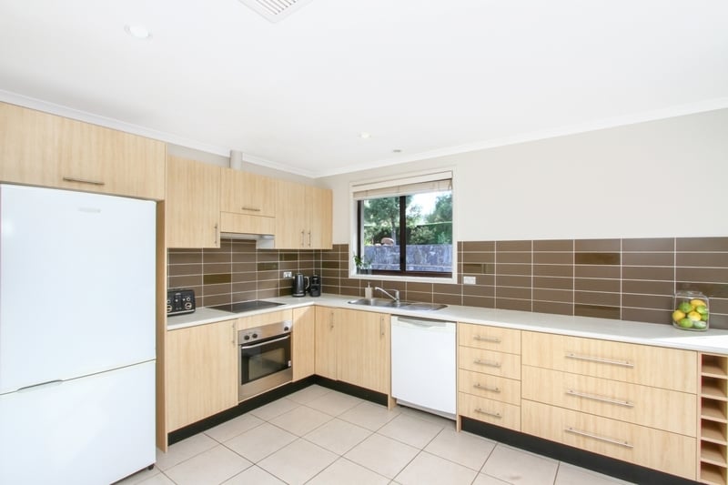 11 Khull Crescent, Kambah - Thumbnail 4