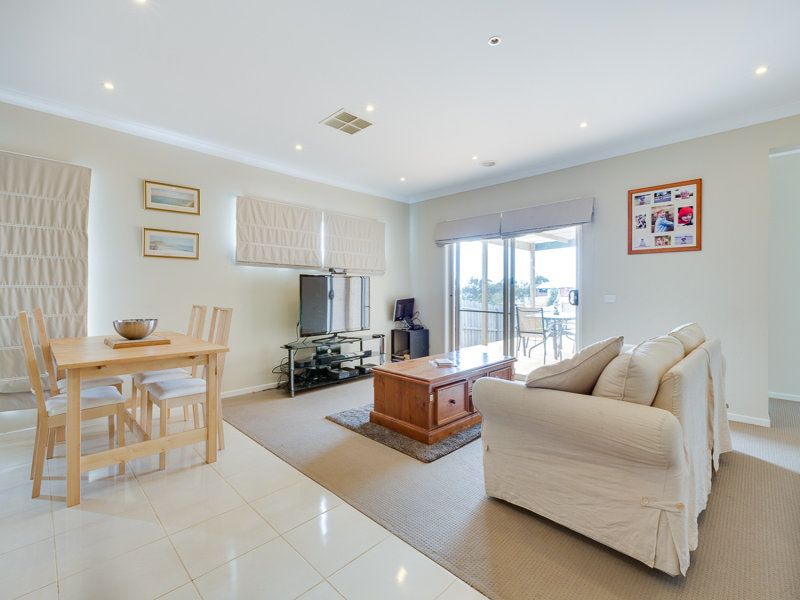 11 Valentina Drive, Bacchus Marsh - Thumbnail 3