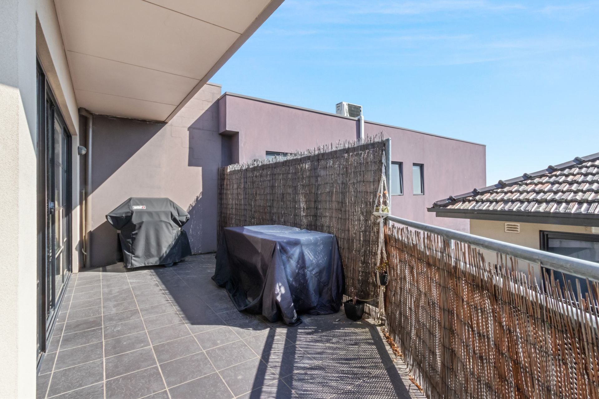 Sub-Penthouse Living!