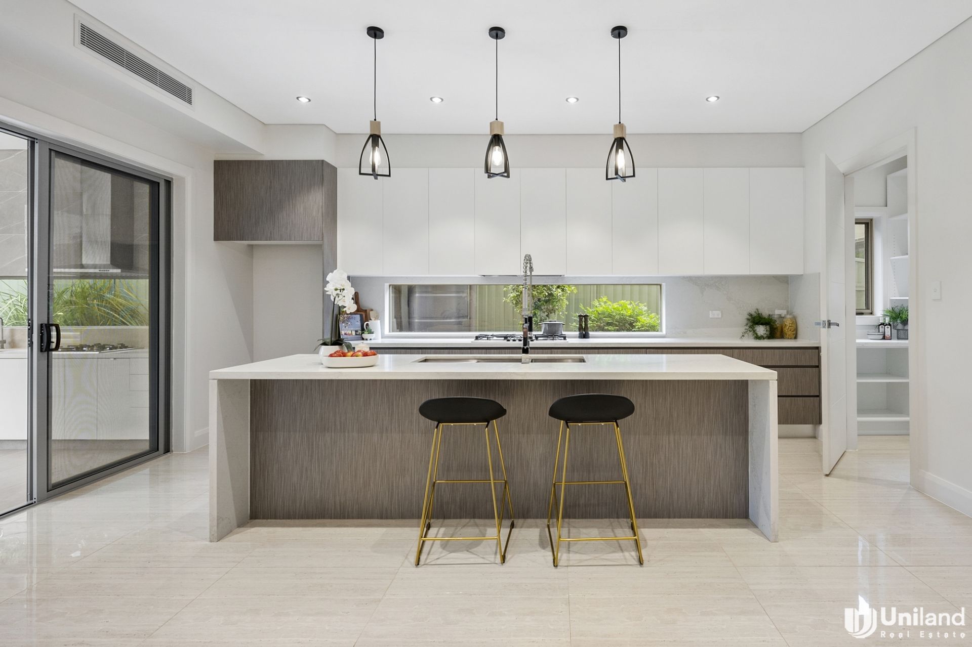 3 Barellan Avenue, Carlingford Uniland Real Estate