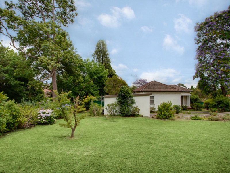 SOLD BY JOHN PYE REAL ESTATE 9476 0000