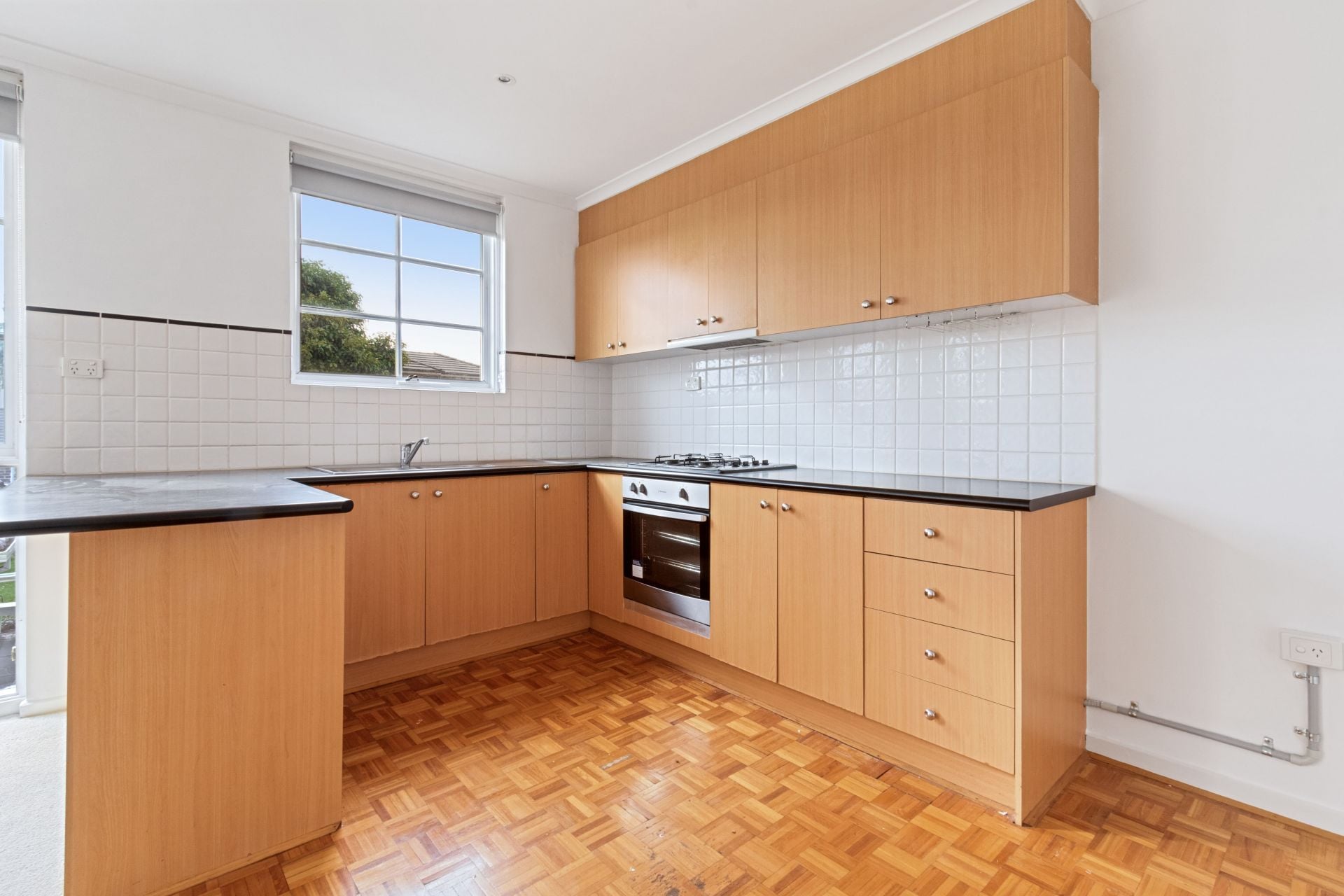 Bright and Light 2 Bedroom home.