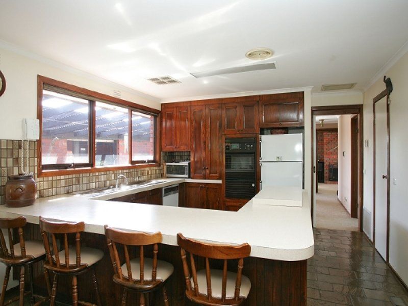 2 Romeril Court, Altona Meadows - Thumbnail 3