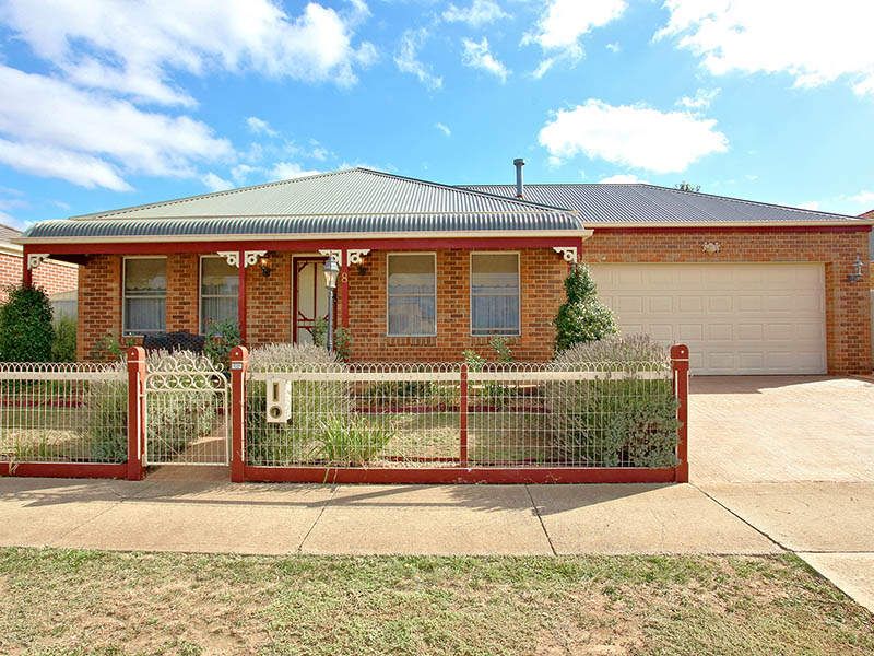 8 O'Donnell Drive, Caroline Springs - Thumbnail 2