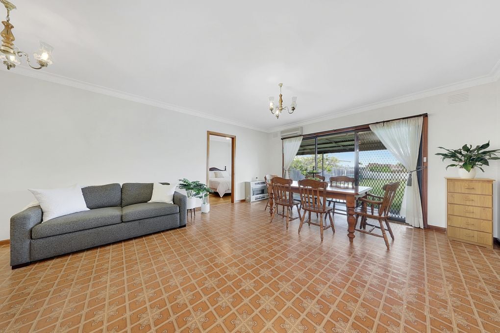 CHARMING HOME IN THE HEART OF RESERVOIR