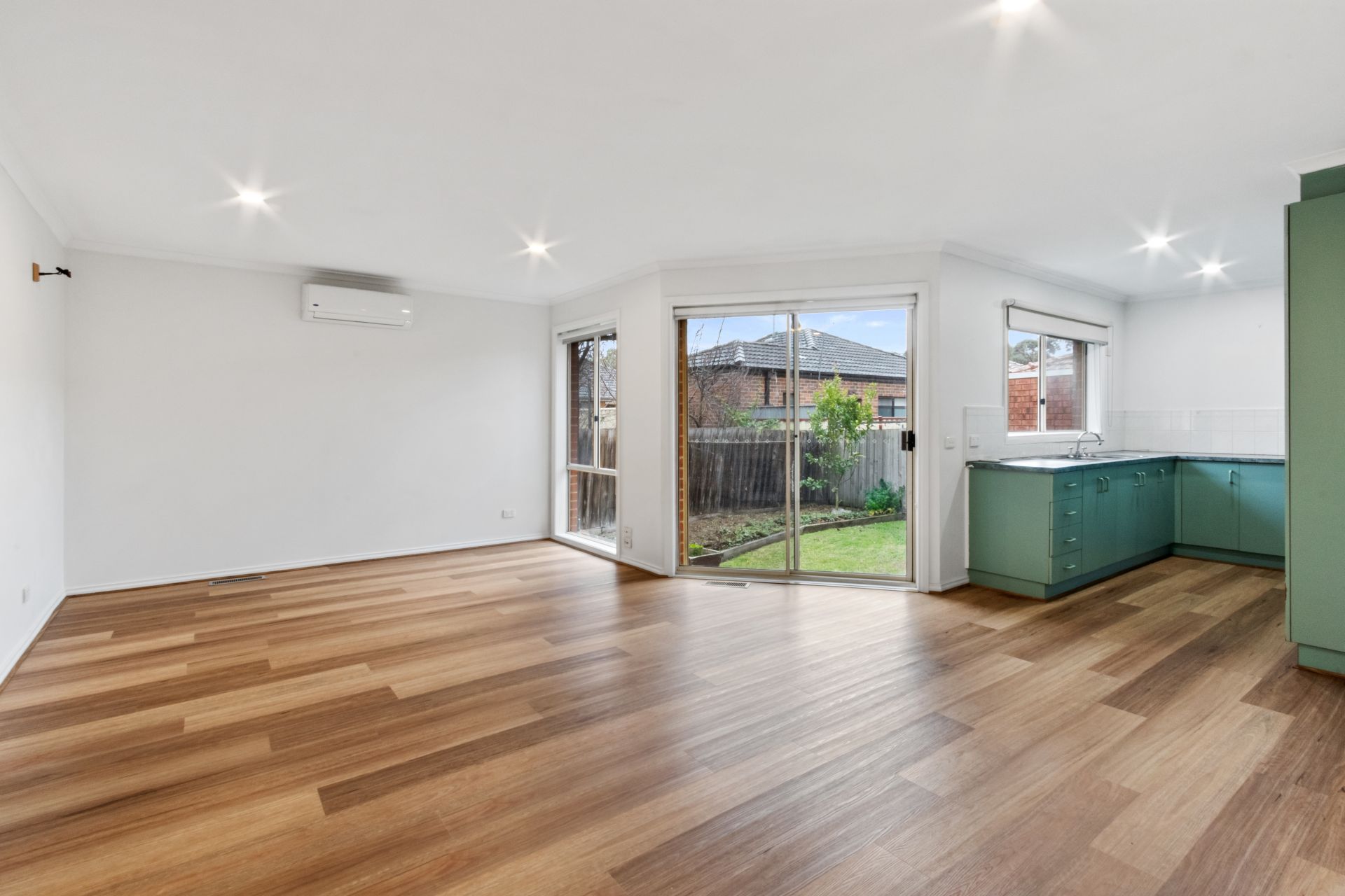 Spacious 2-Bedroom Unit in the Heart of Thomastown