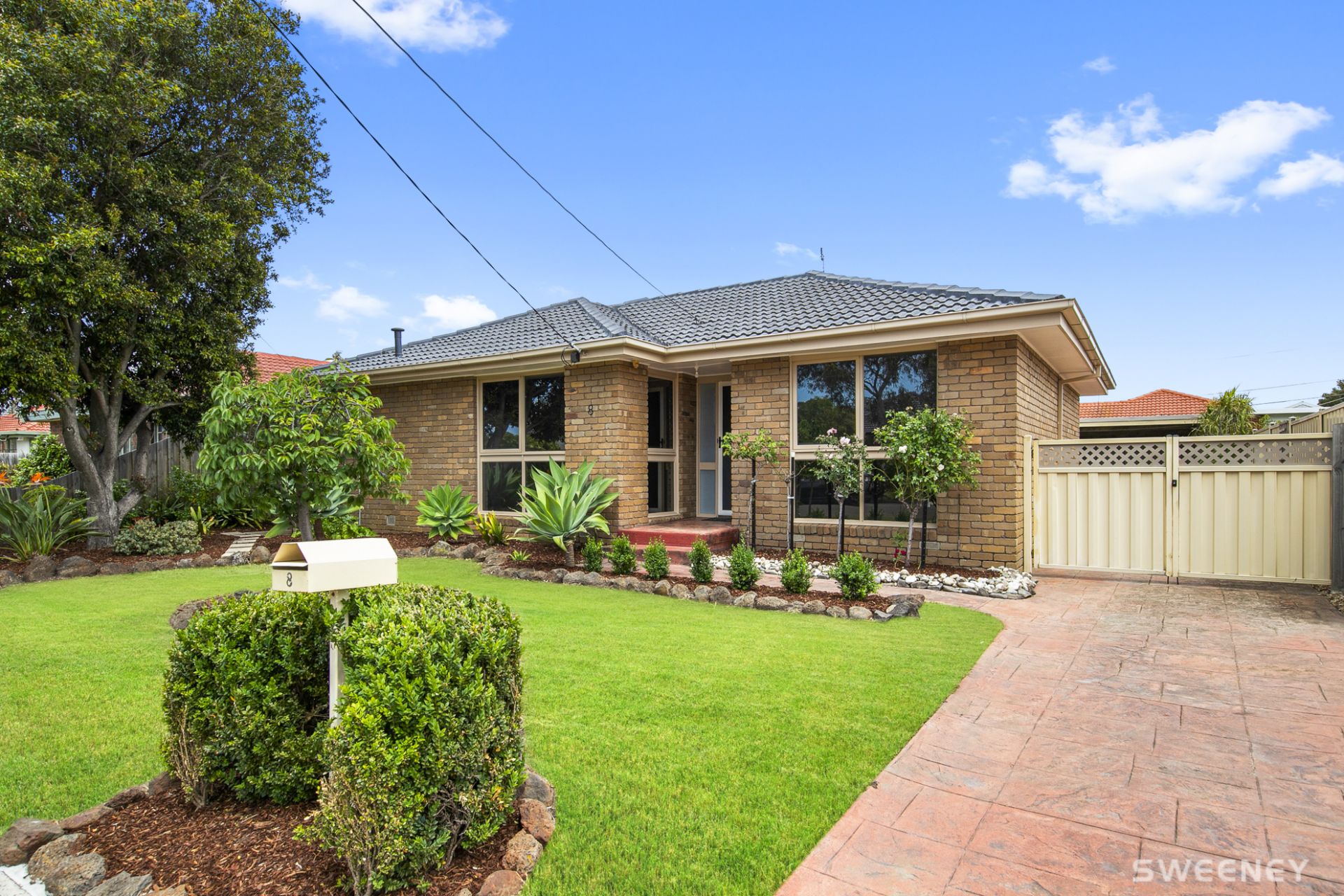 8 Obrien Court, Altona Meadows - Thumbnail 2