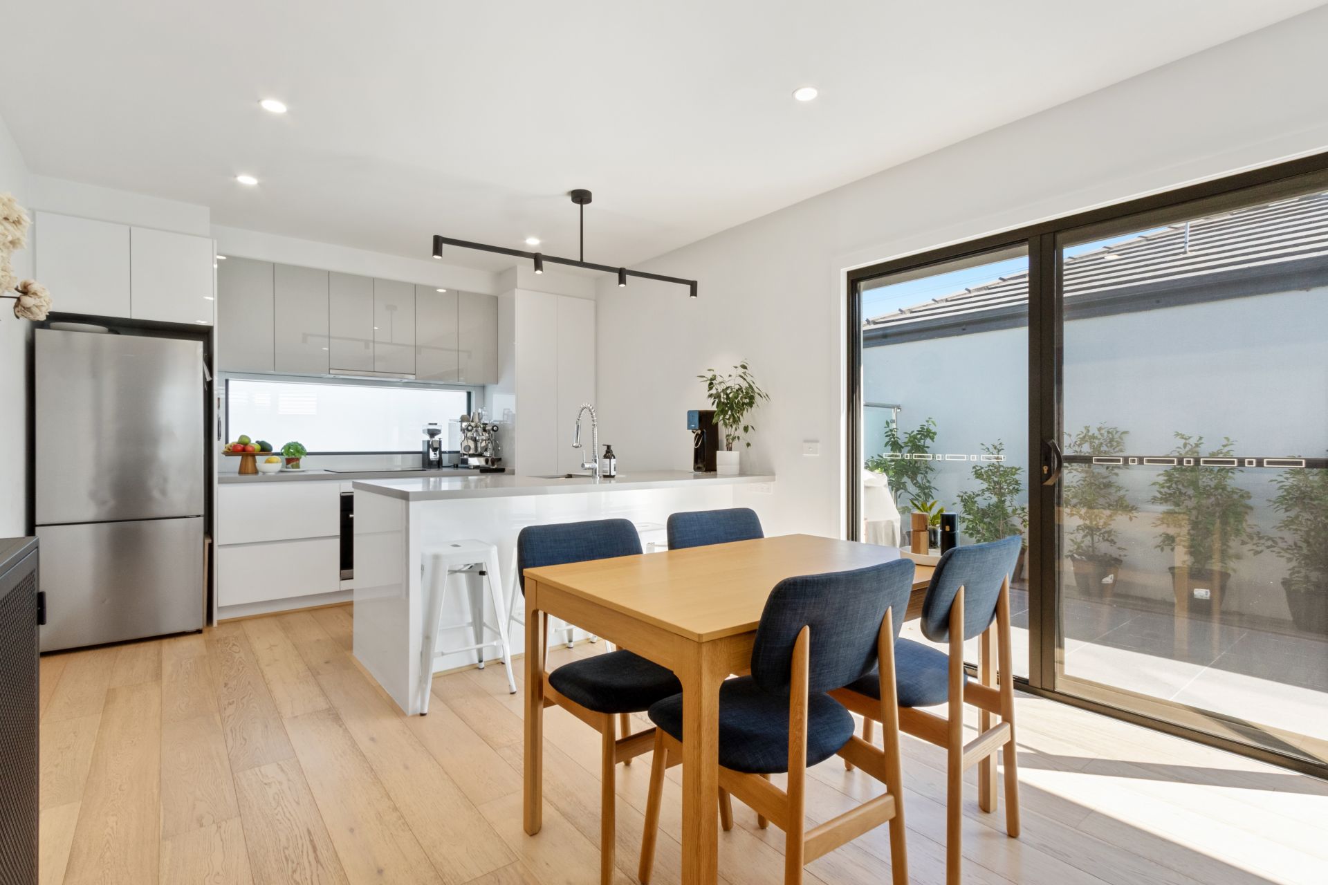 Stylish 2-Bedroom Townhouse in Prime Reservoir Location