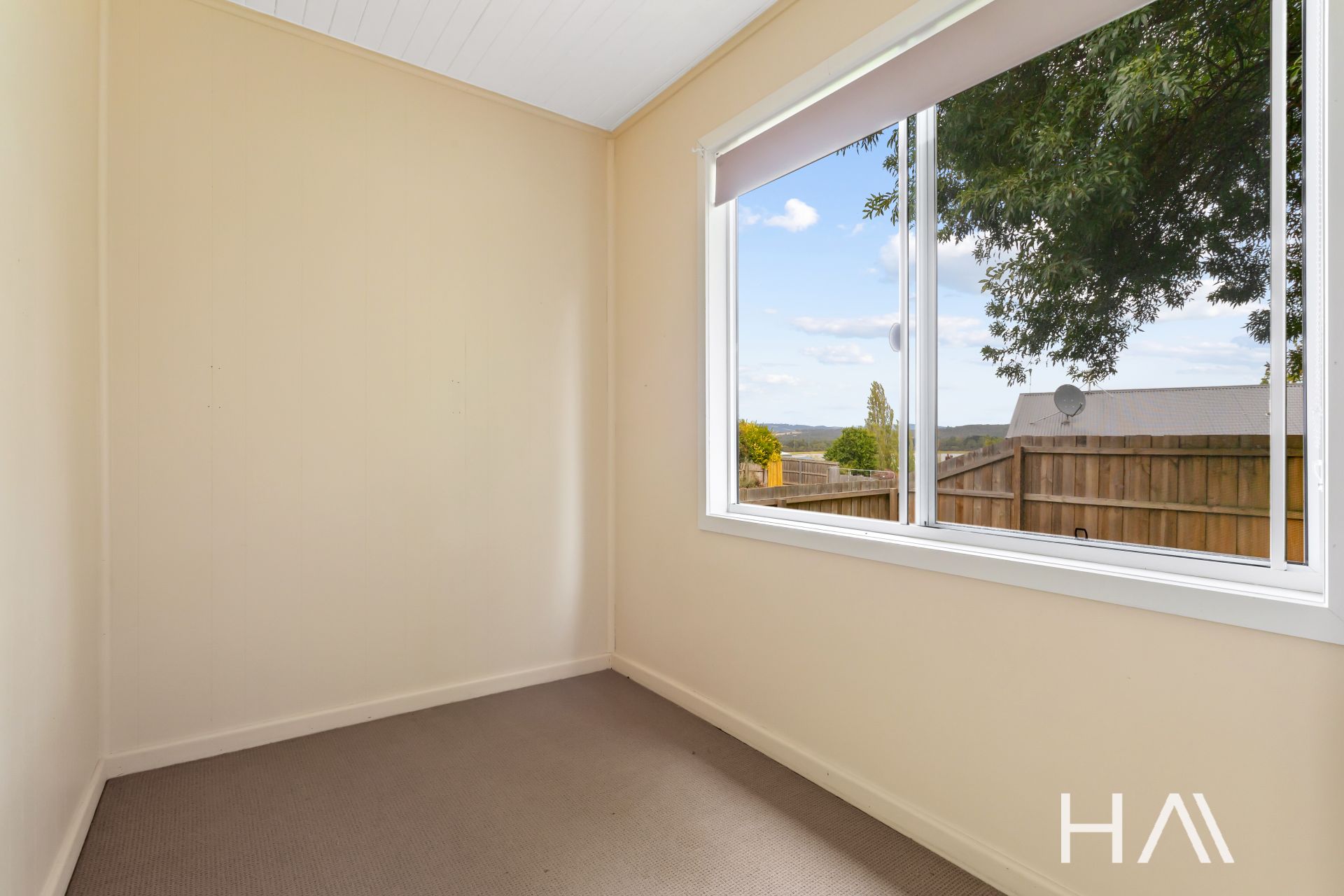 11 Post Office Road, Hillwood Harrison Agents